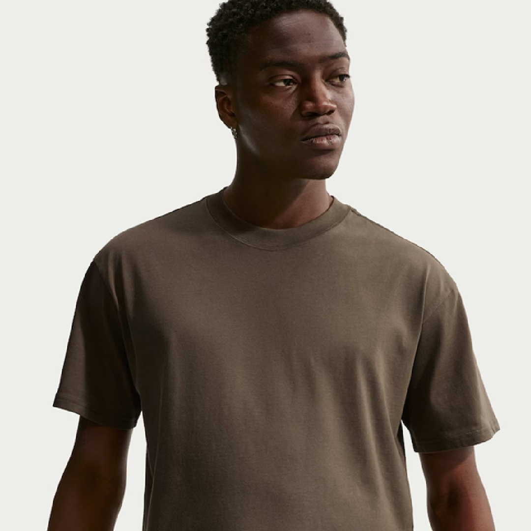 CAMISETA NIKE SPORTWEAR BOXY ESSENTIAL GREEN