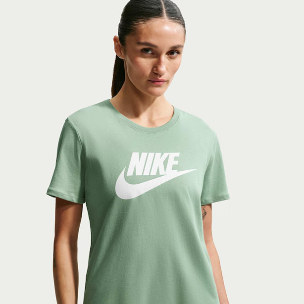 CAMISETA NIKE SPORTWEAR ESSENTIALS FEMININA VERDE